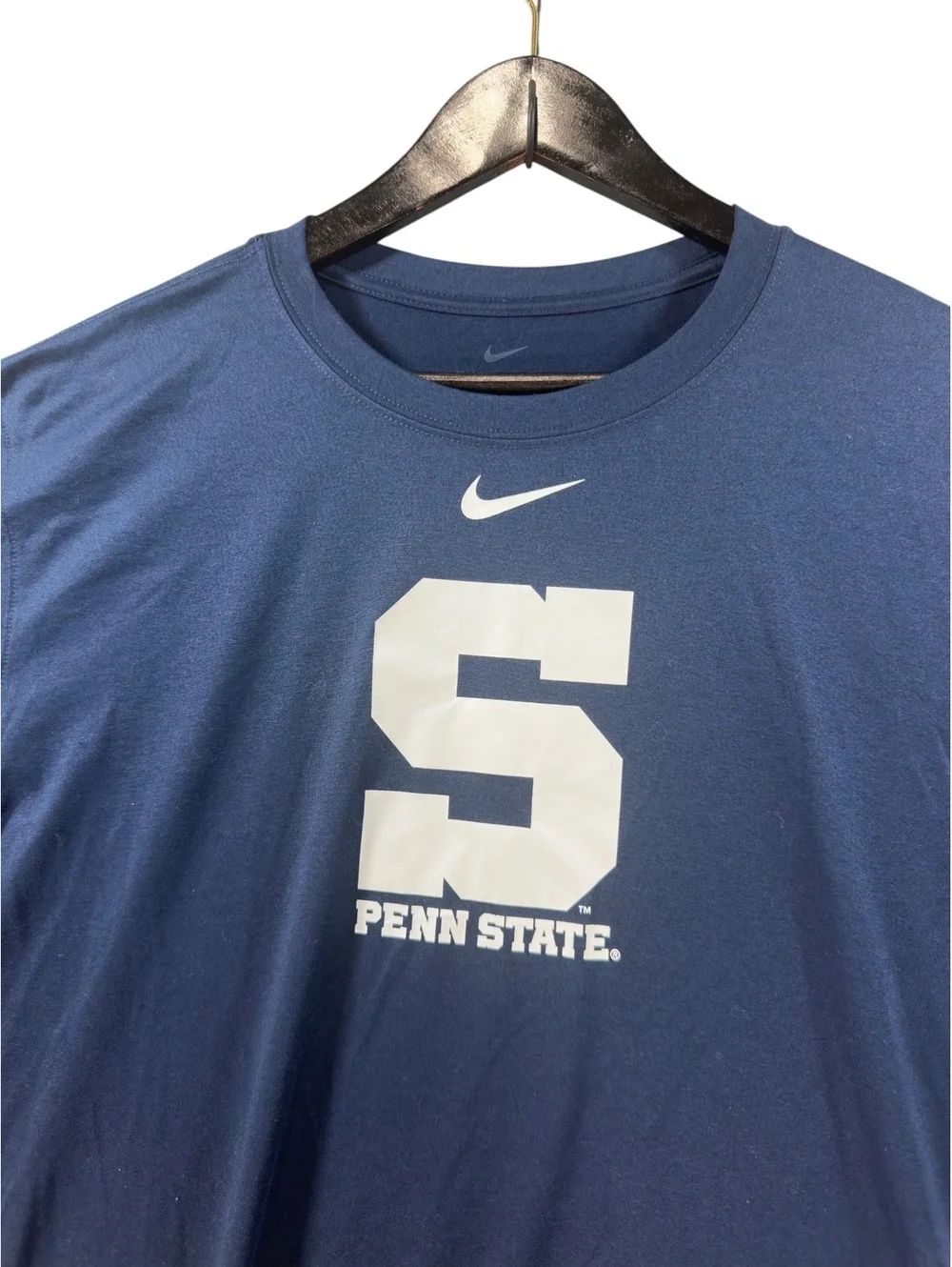 Nike Penn State Nittany Lions tee in men’s XL.